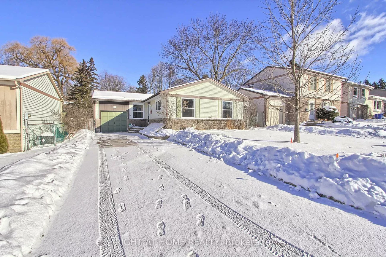 853, Magnolia, Huron Heights-Leslie Valley, Newmarket