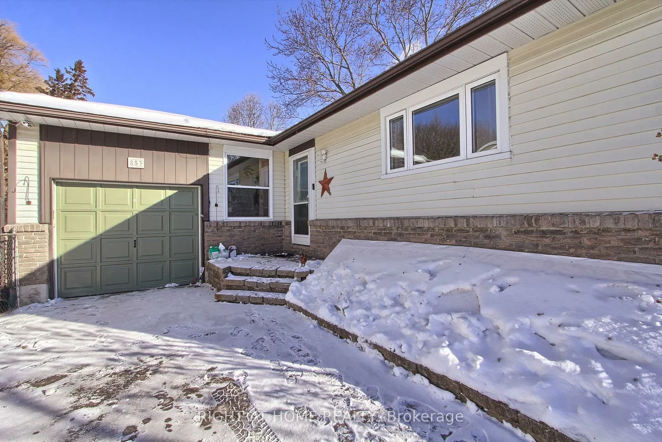 853, Magnolia, Huron Heights-Leslie Valley, Newmarket