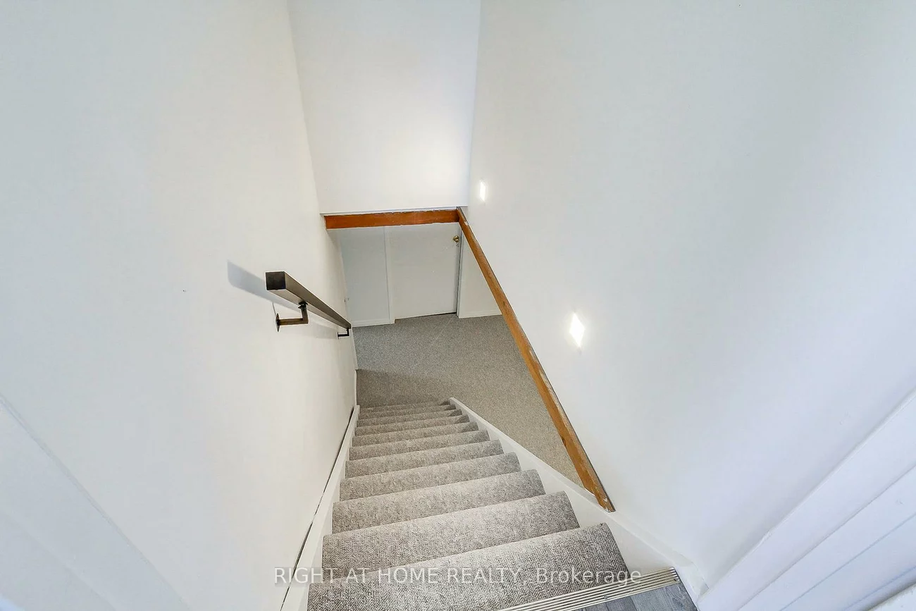 853, Magnolia, Huron Heights-Leslie Valley, Newmarket