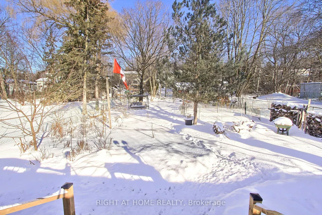 853, Magnolia, Huron Heights-Leslie Valley, Newmarket