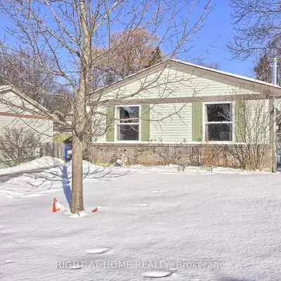 853, Magnolia, Huron Heights-Leslie Valley, Newmarket