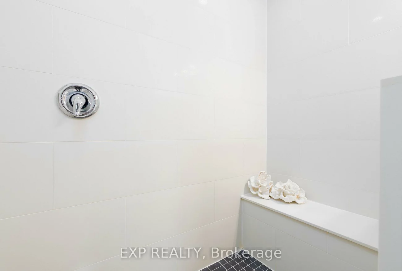 258, Andrew, Central Newmarket, Newmarket