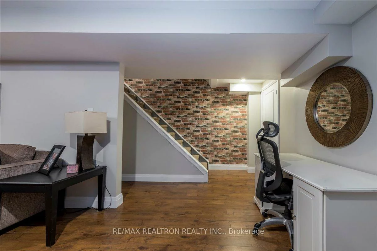 75, Widdifield, Armitage, Newmarket