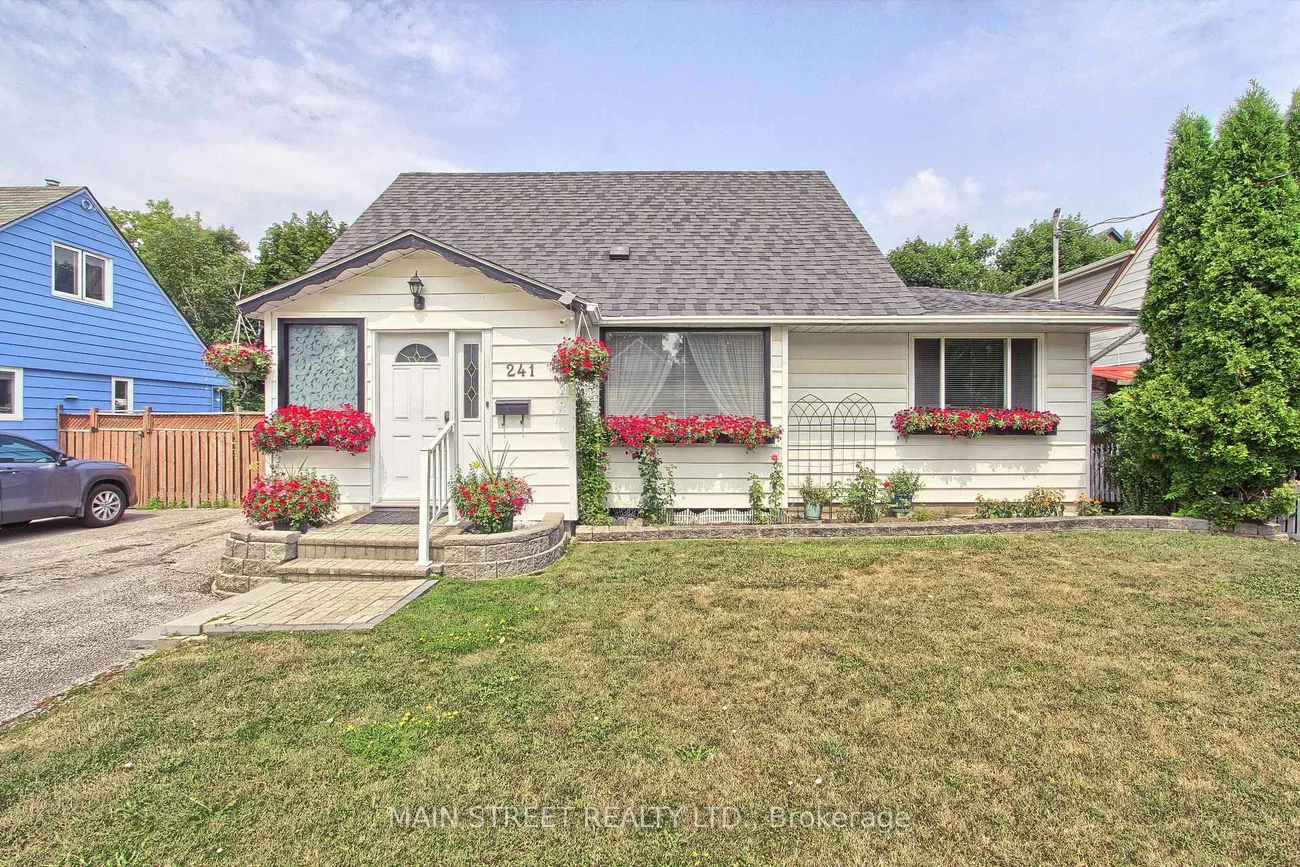 241, Andrew, Central Newmarket, Newmarket