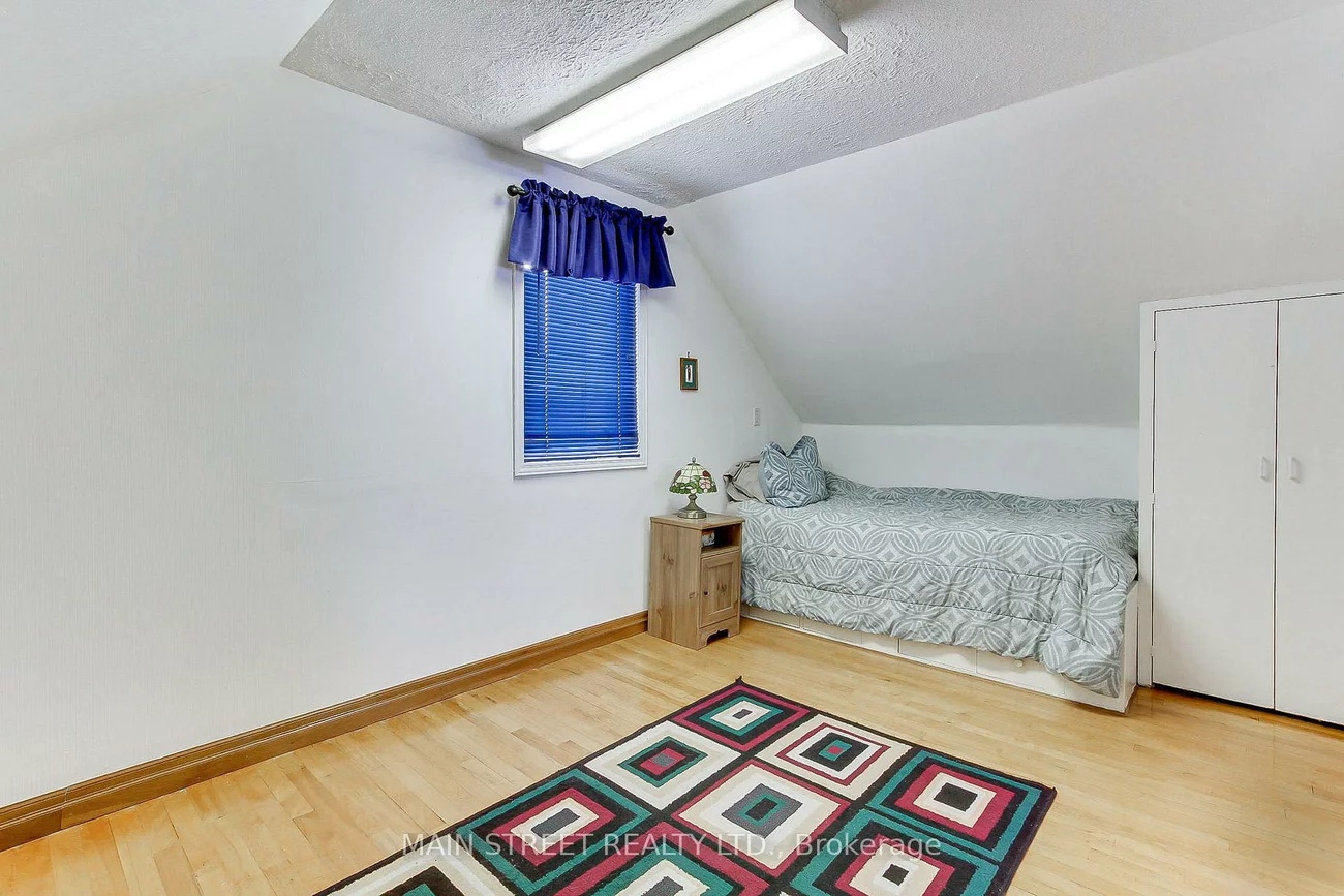 241, Andrew, Central Newmarket, Newmarket