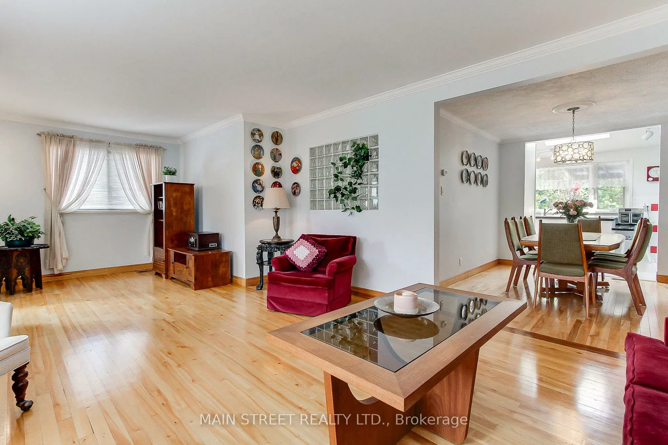 241, Andrew, Central Newmarket, Newmarket