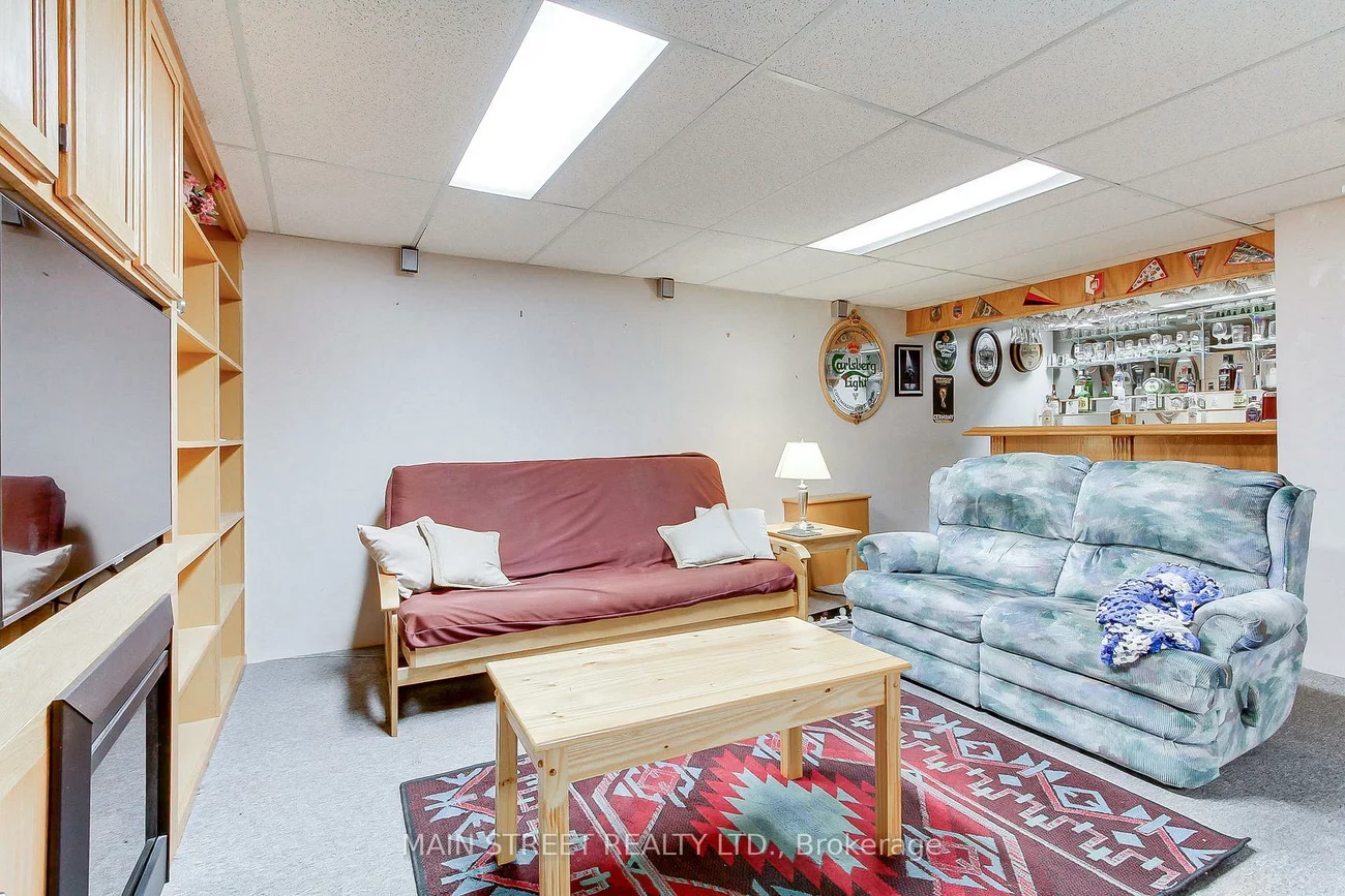 241, Andrew, Central Newmarket, Newmarket