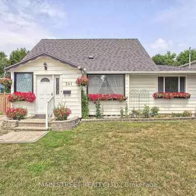 241, Andrew, Central Newmarket, Newmarket