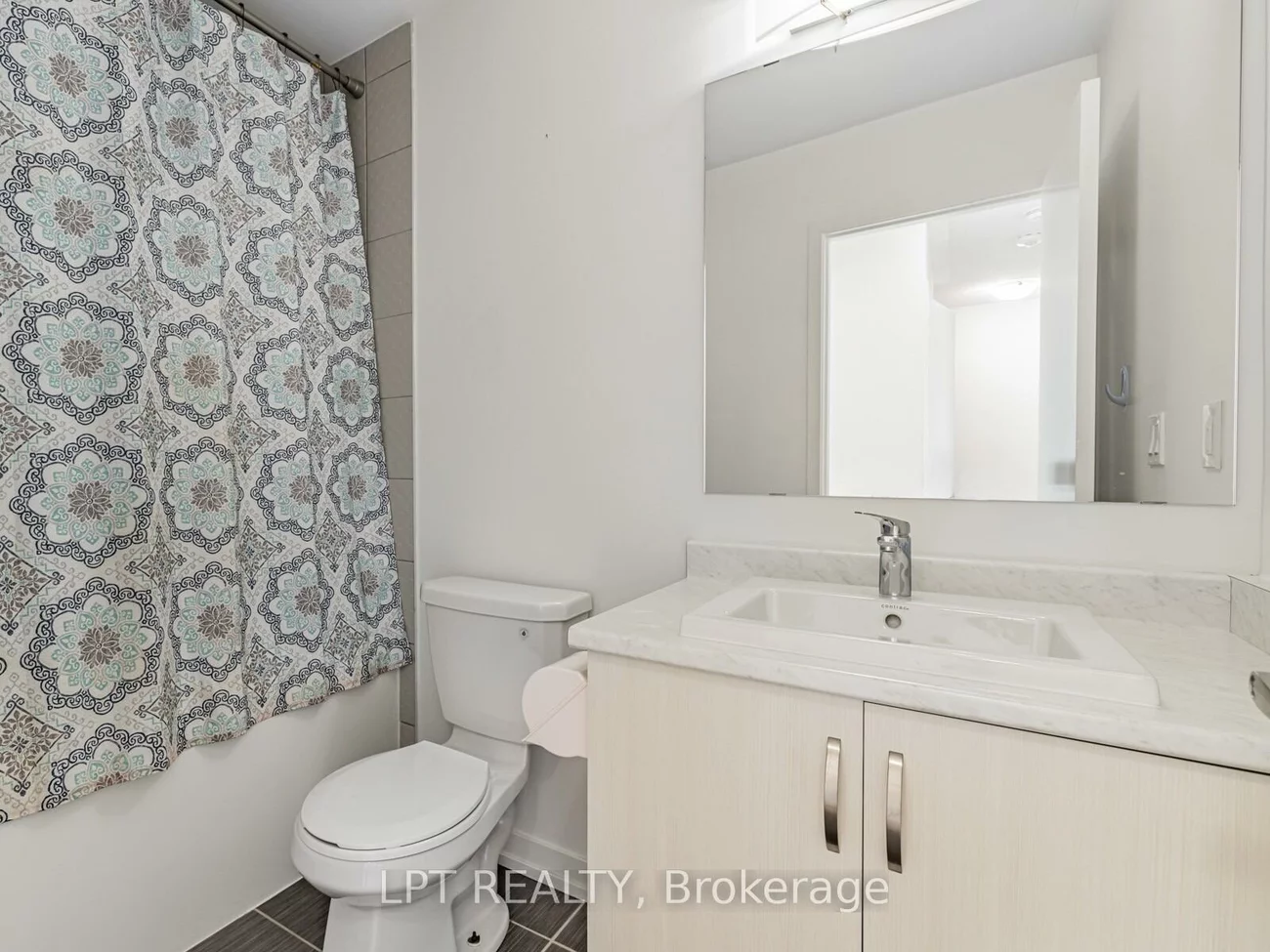 247, Harding Park, Glenway Estates, Newmarket