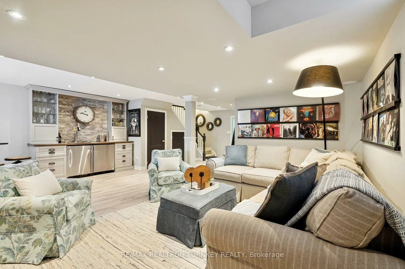 407, Seneca, Summerhill Estates, Newmarket