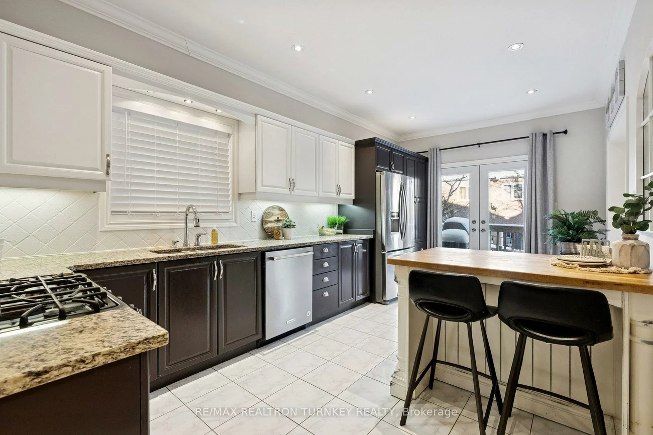 407, Seneca, Summerhill Estates, Newmarket