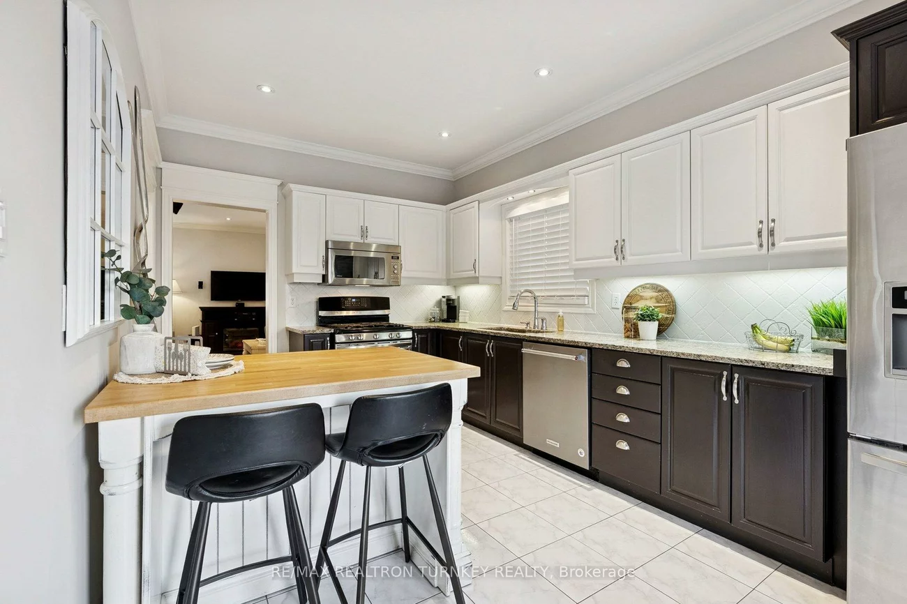 407, Seneca, Summerhill Estates, Newmarket