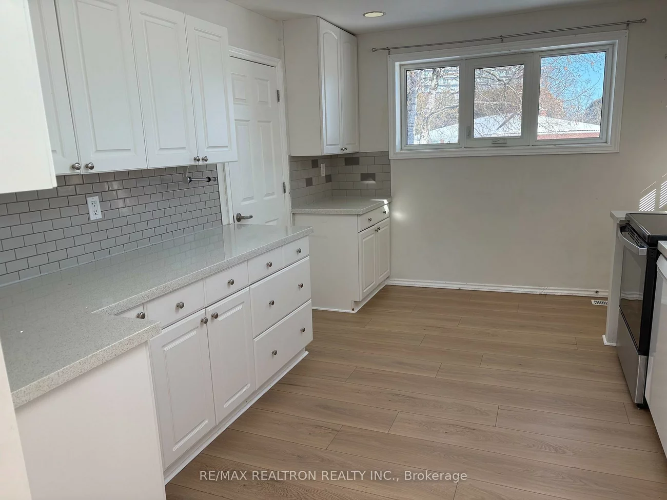 188, Parkview, Central Newmarket, Newmarket