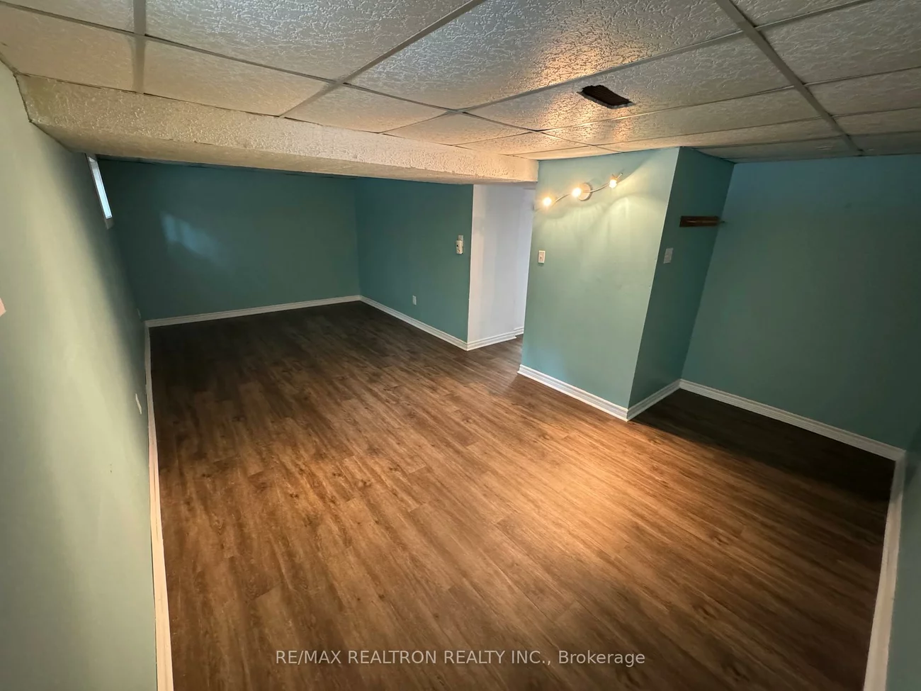 188, Parkview, Central Newmarket, Newmarket