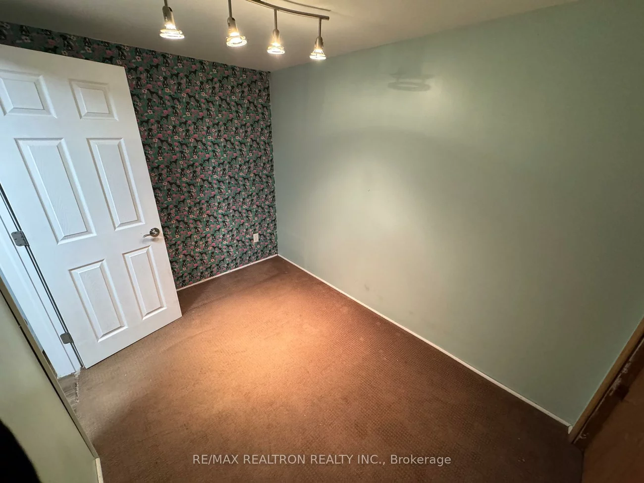 188, Parkview, Central Newmarket, Newmarket