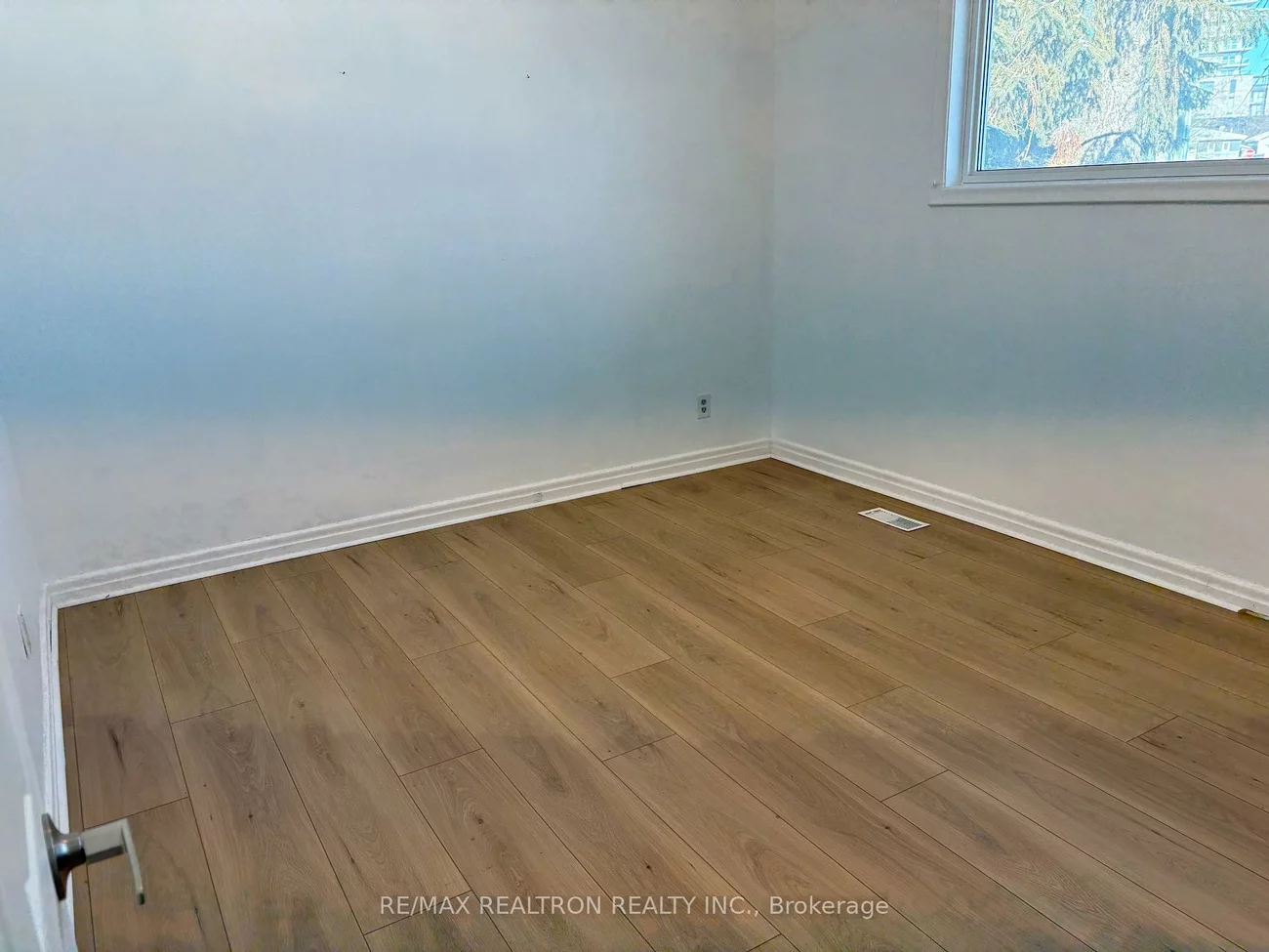 188, Parkview, Central Newmarket, Newmarket