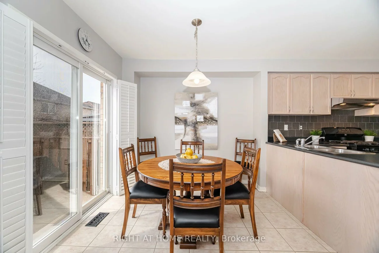 910, Oaktree, Summerhill Estates, Newmarket