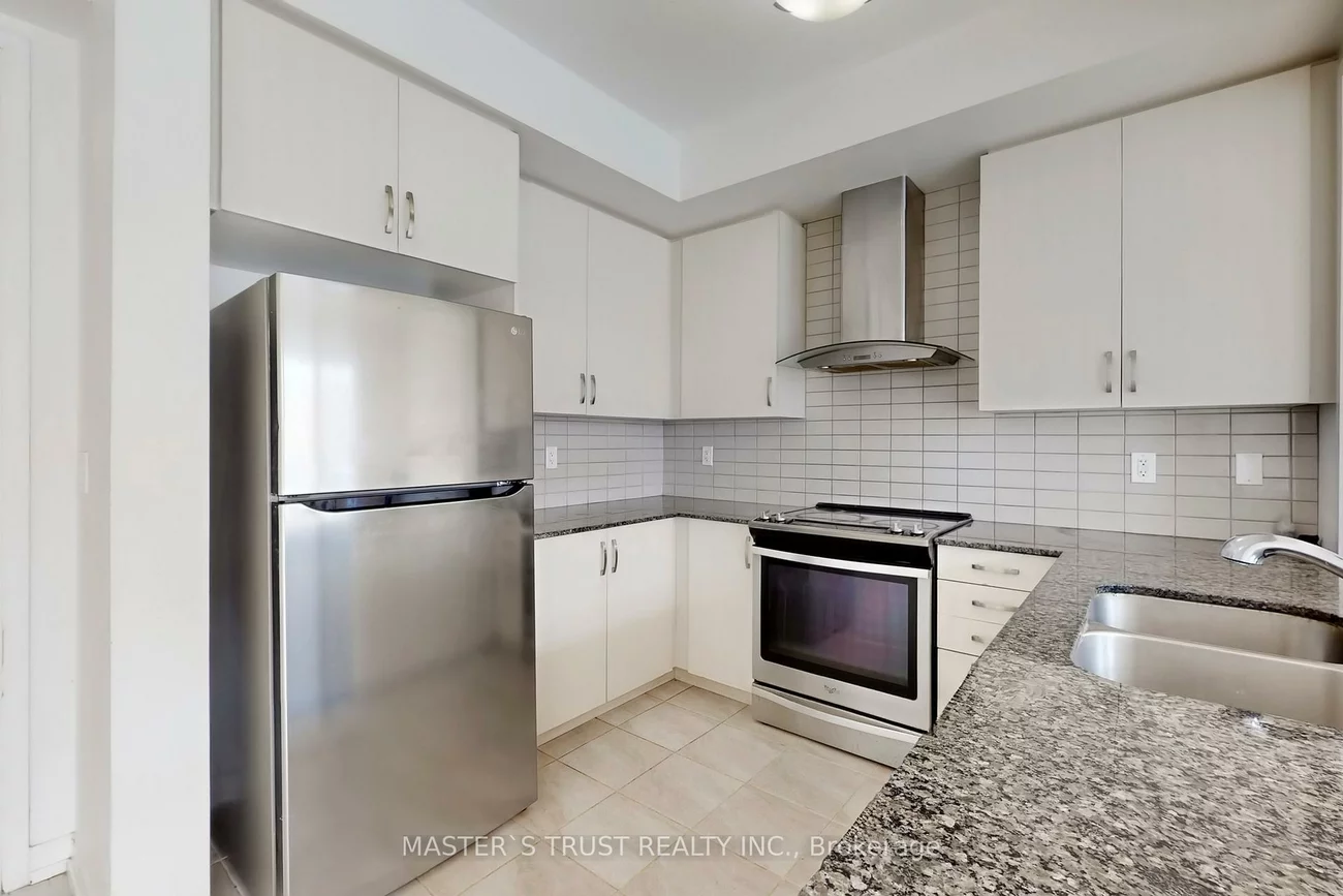 208, Harding Park, Glenway Estates, Newmarket