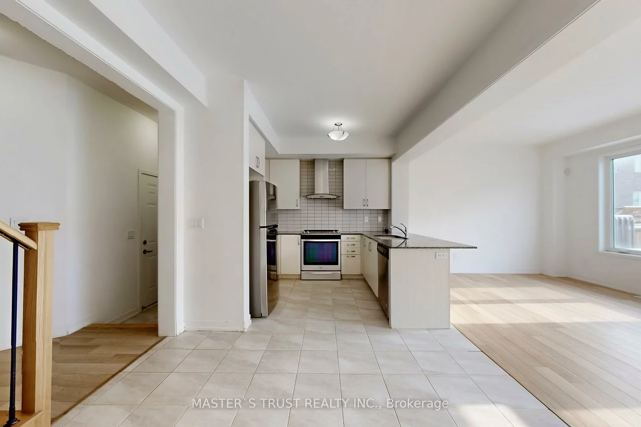 208, Harding Park, Glenway Estates, Newmarket