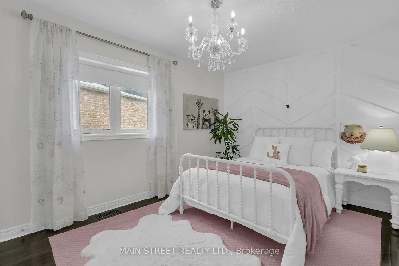 44, Herefordshire, Woodland Hill, Newmarket