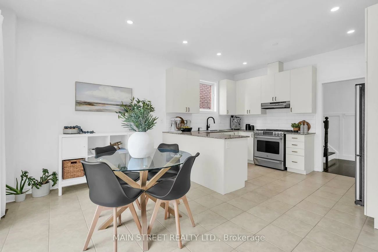 44, Herefordshire, Woodland Hill, Newmarket