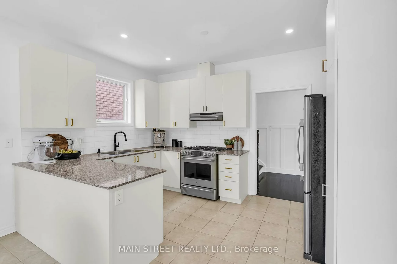 44, Herefordshire, Woodland Hill, Newmarket