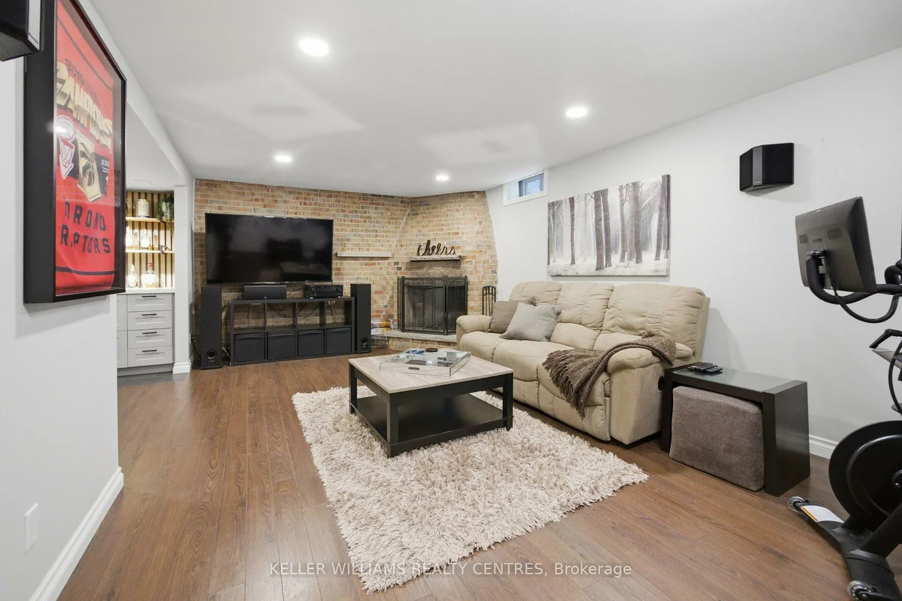 469, Dixon, Central Newmarket, Newmarket