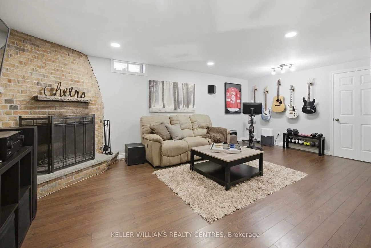 469, Dixon, Central Newmarket, Newmarket