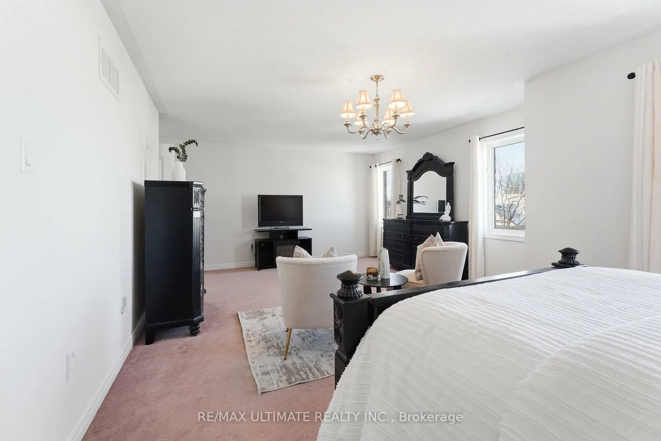 417, Kwapis, Woodland Hill, Newmarket