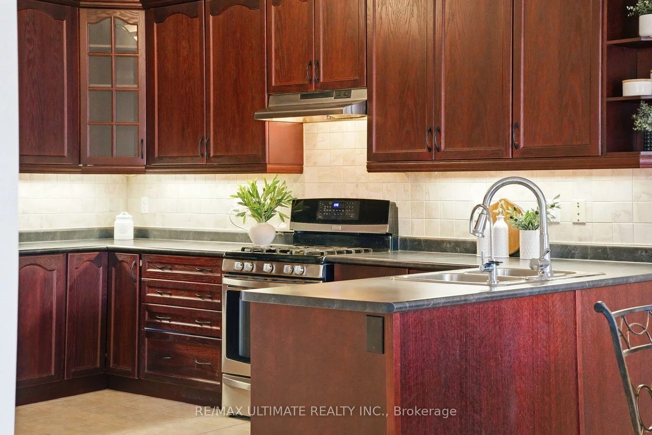 417, Kwapis, Woodland Hill, Newmarket