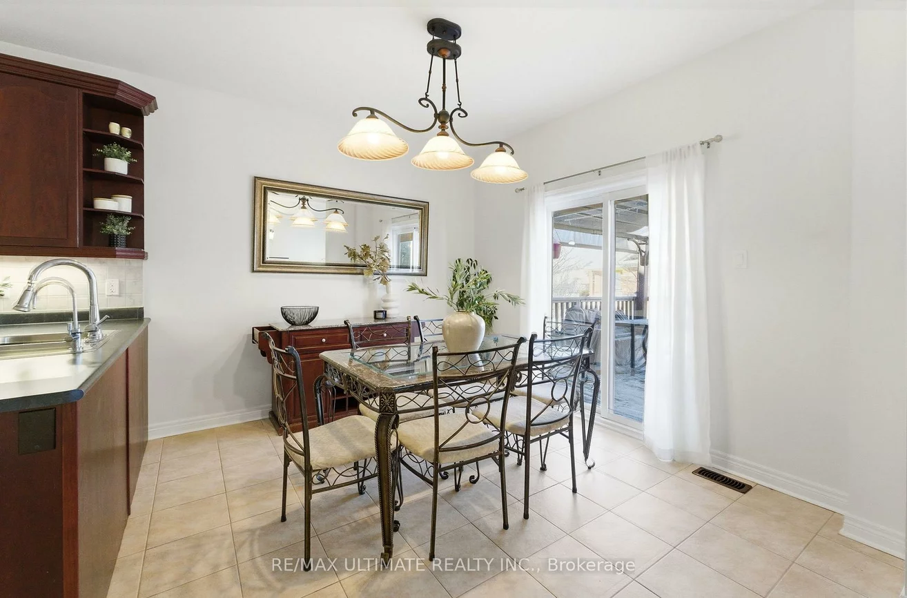 417, Kwapis, Woodland Hill, Newmarket