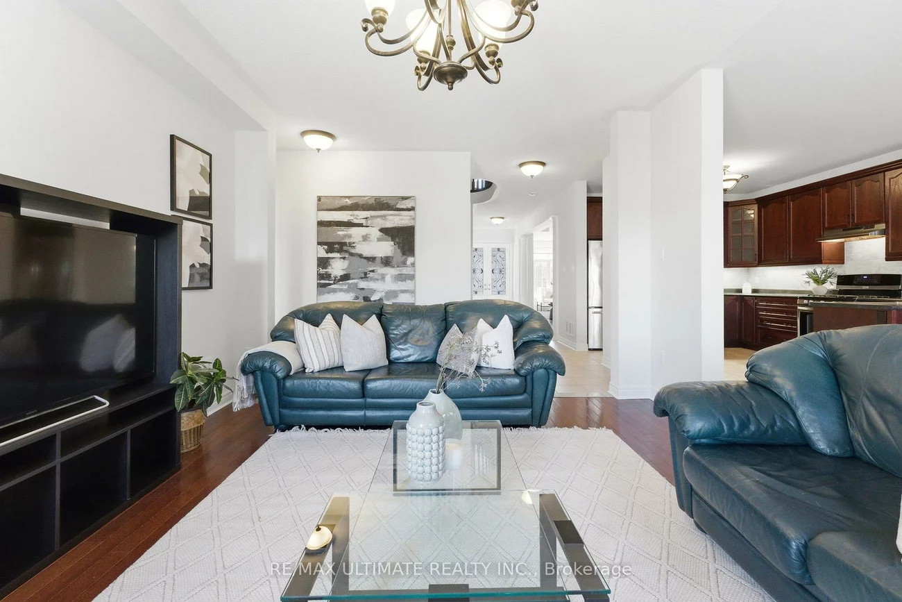 417, Kwapis, Woodland Hill, Newmarket