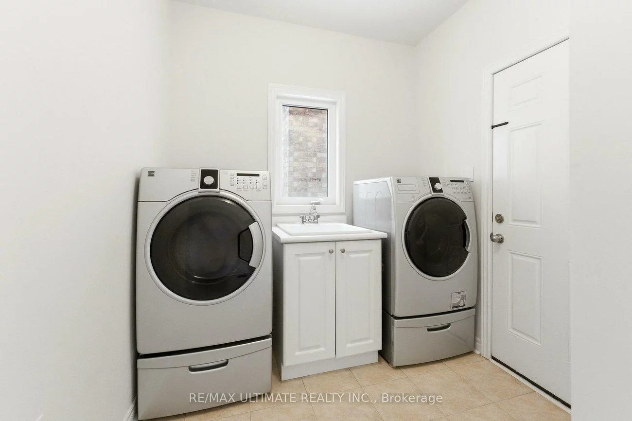 417, Kwapis, Woodland Hill, Newmarket