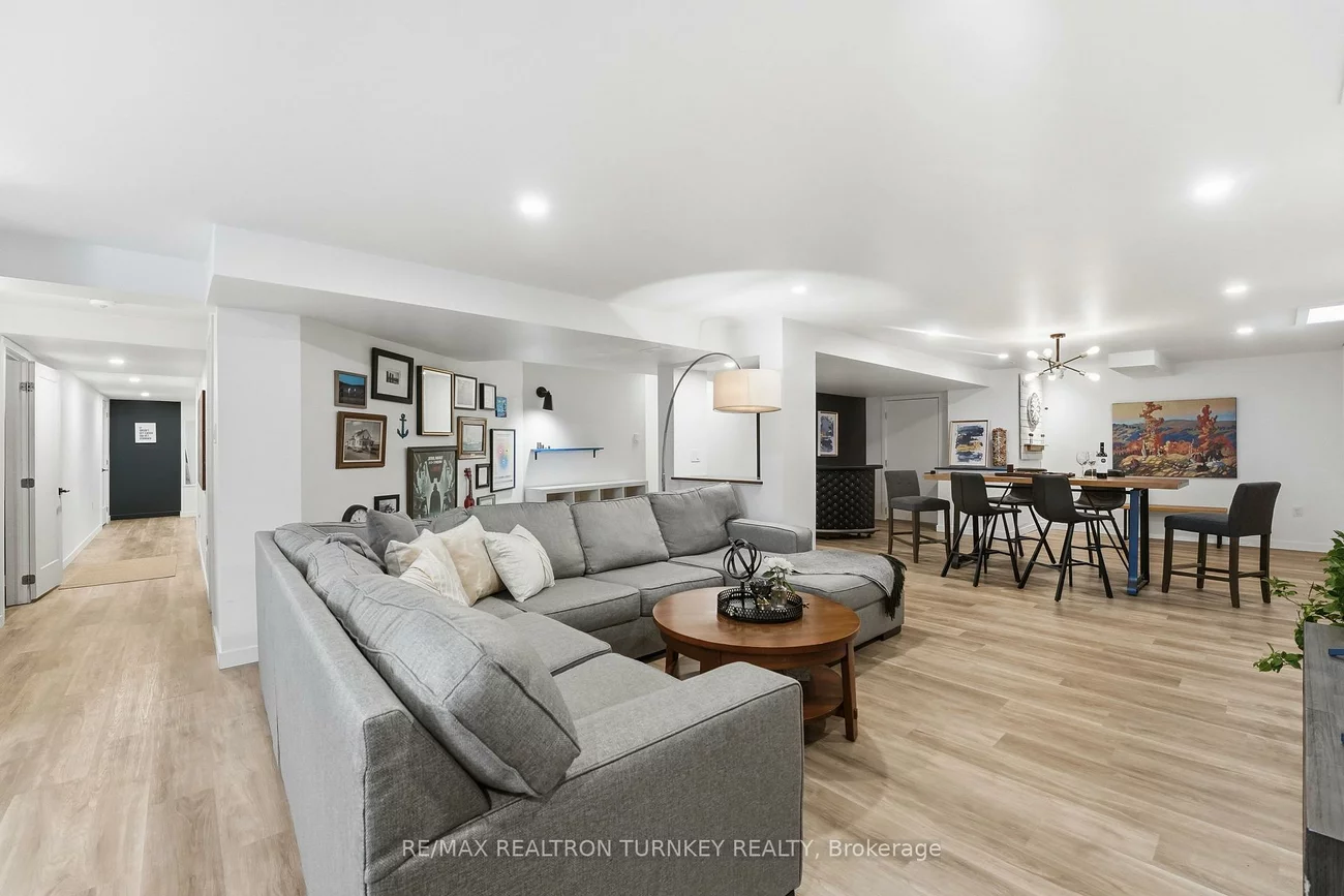 668, Foxcroft, Stonehaven-Wyndham, Newmarket