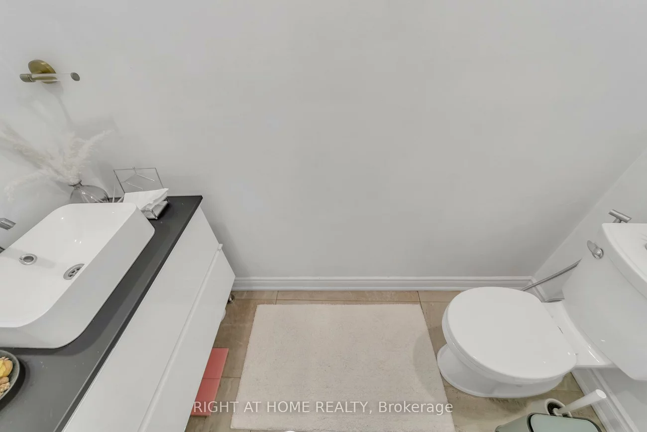 22, Hamilton, Huron Heights-Leslie Valley, Newmarket