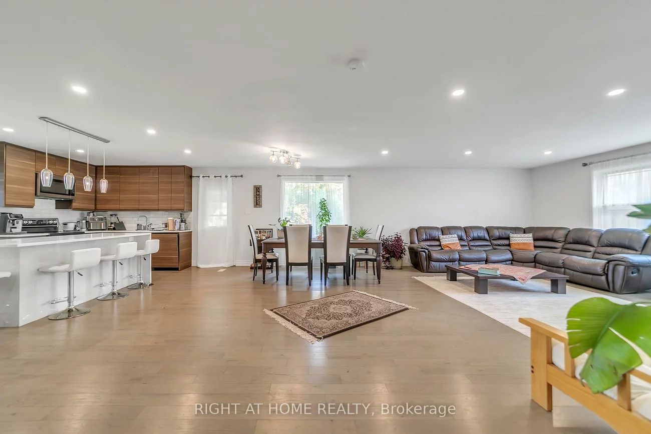 22, Hamilton, Huron Heights-Leslie Valley, Newmarket