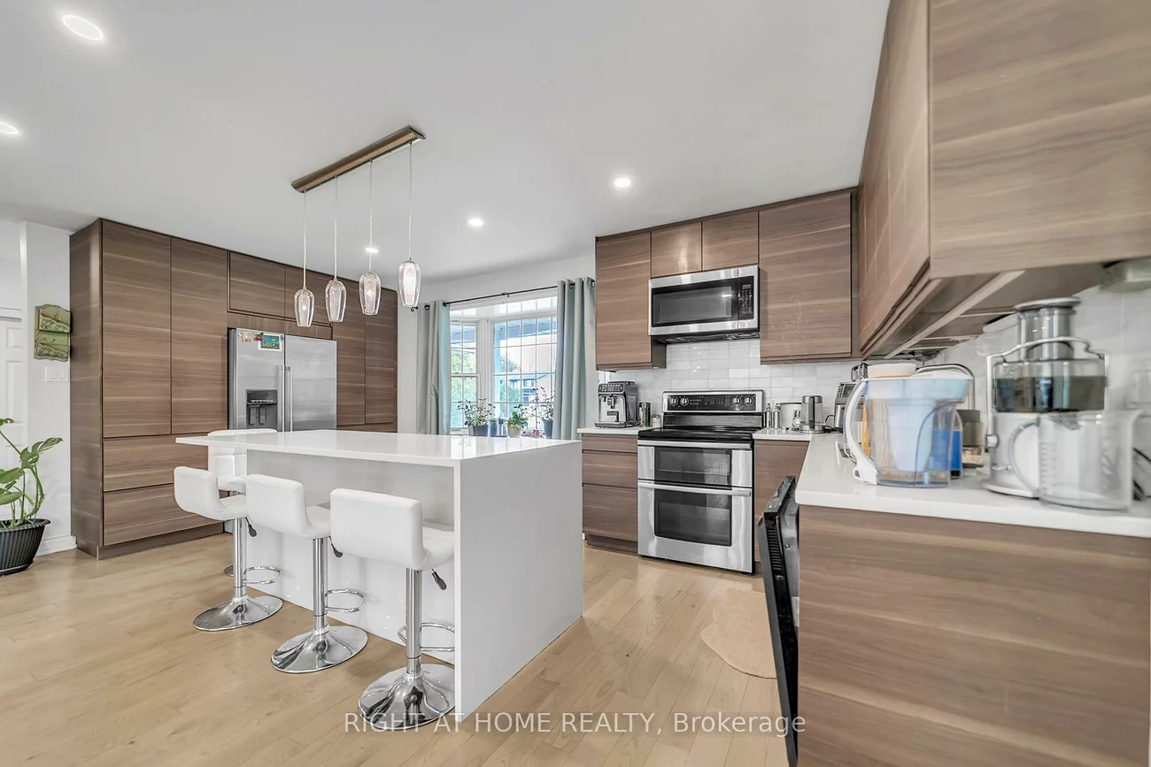 22, Hamilton, Huron Heights-Leslie Valley, Newmarket