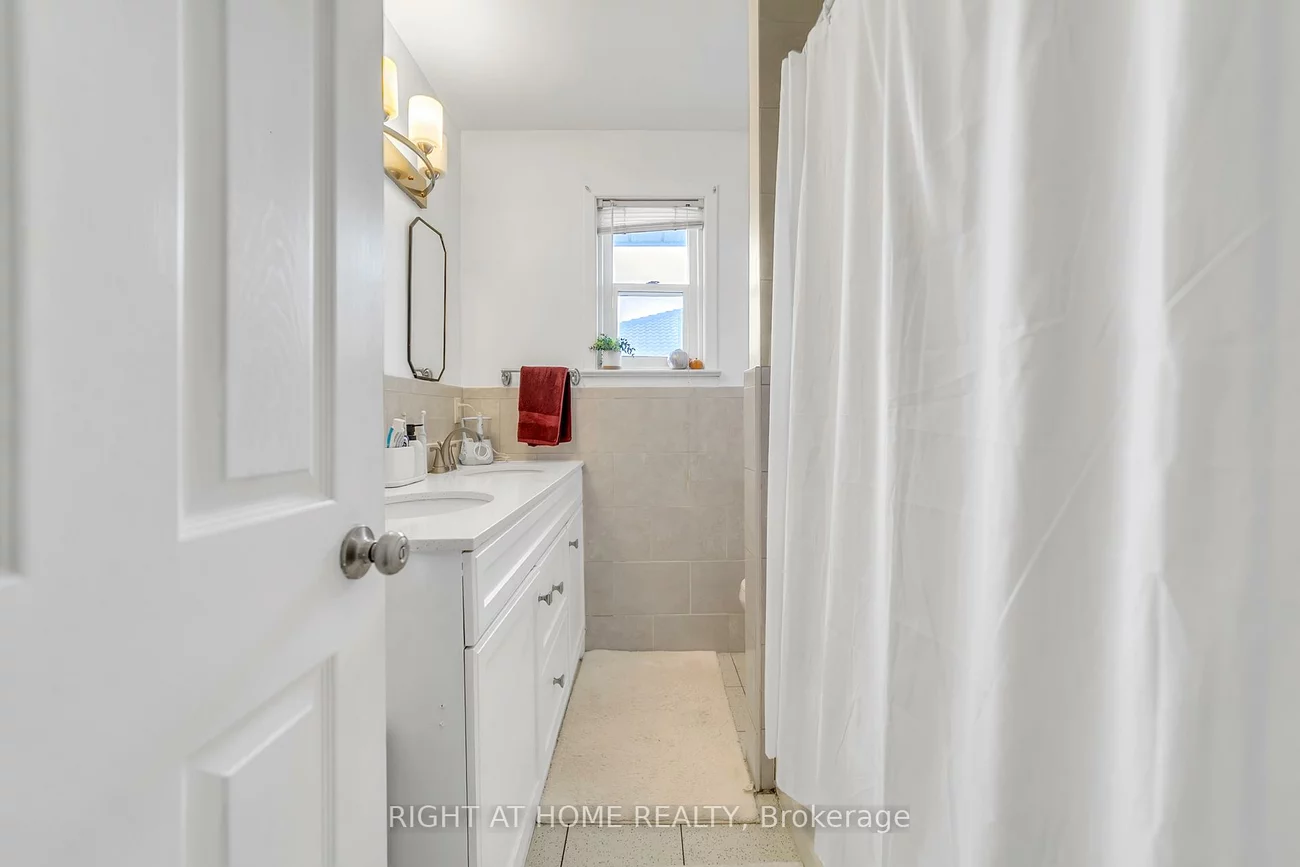 22, Hamilton, Huron Heights-Leslie Valley, Newmarket