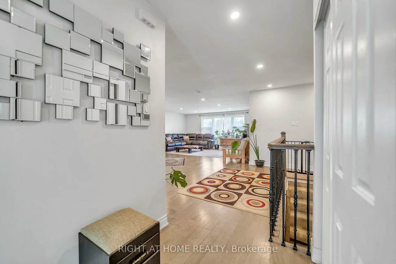 22, Hamilton, Huron Heights-Leslie Valley, Newmarket