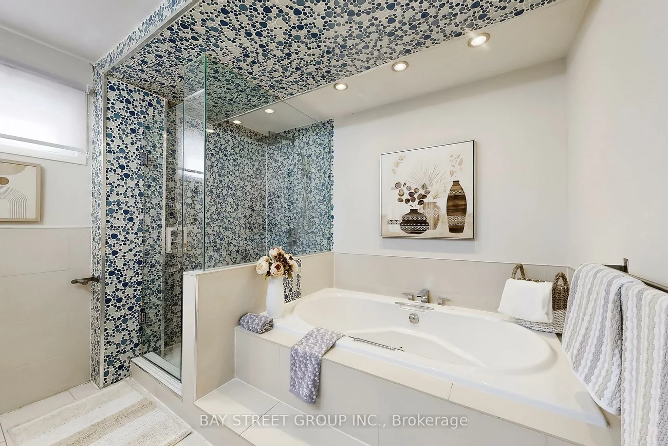 1011, Janette, Huron Heights-Leslie Valley, Newmarket