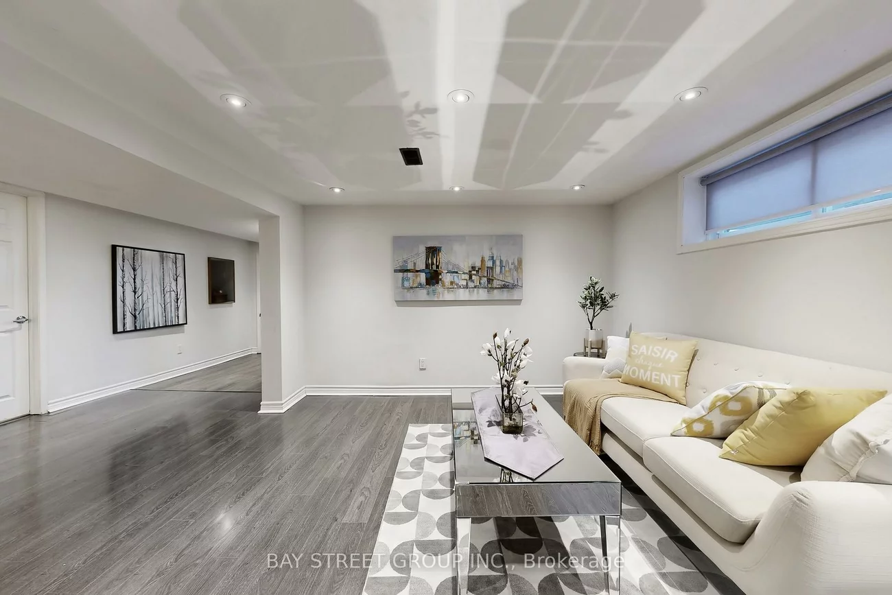 1011, Janette, Huron Heights-Leslie Valley, Newmarket