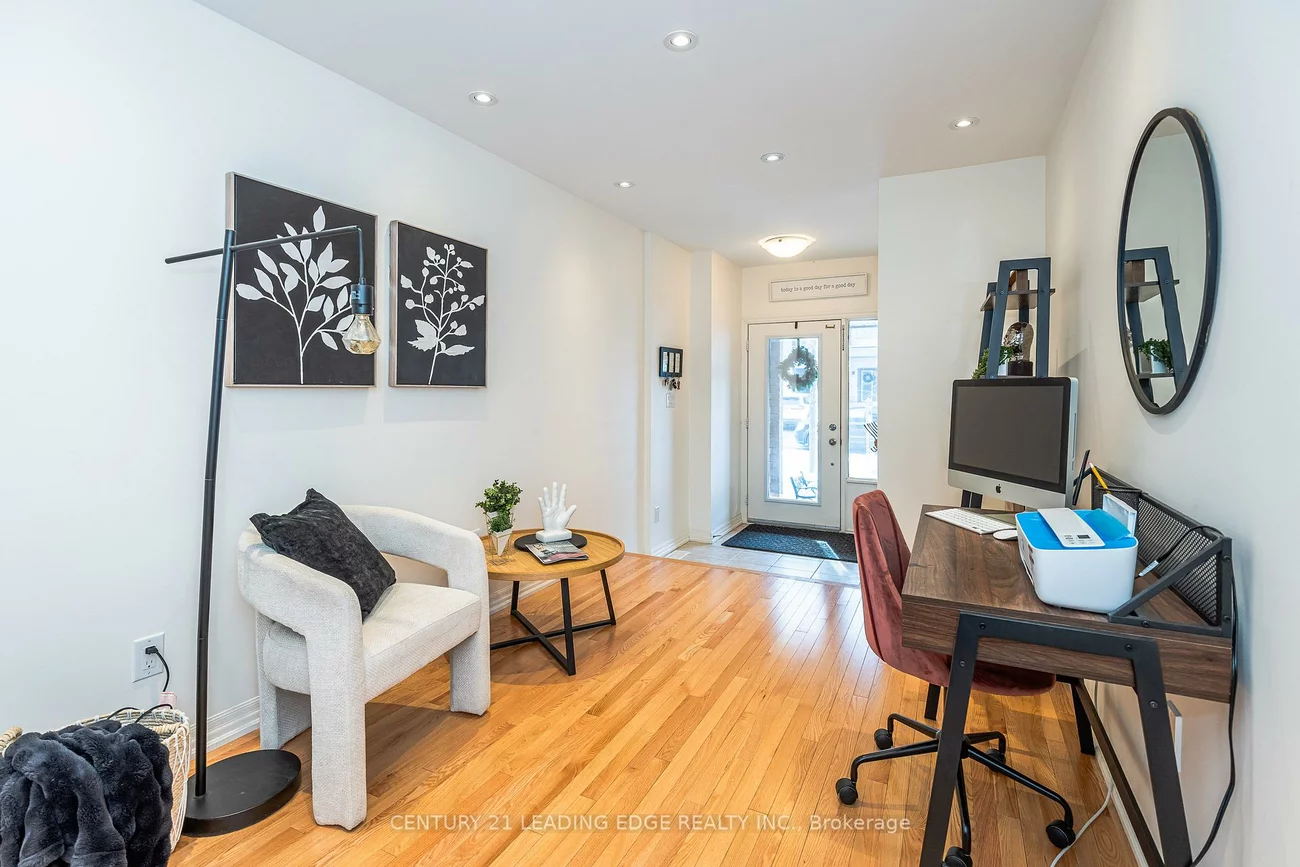 256, Vivant, Woodland Hill, Newmarket