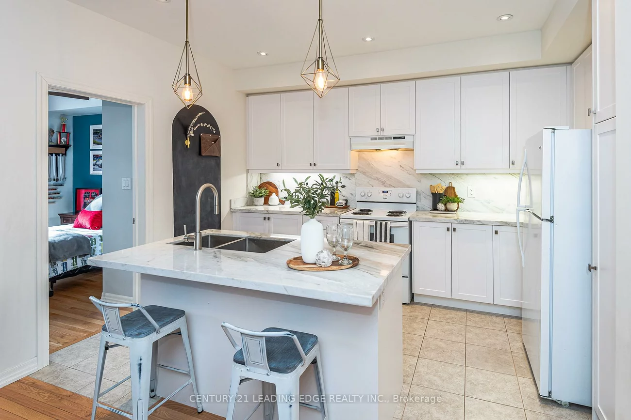 256, Vivant, Woodland Hill, Newmarket