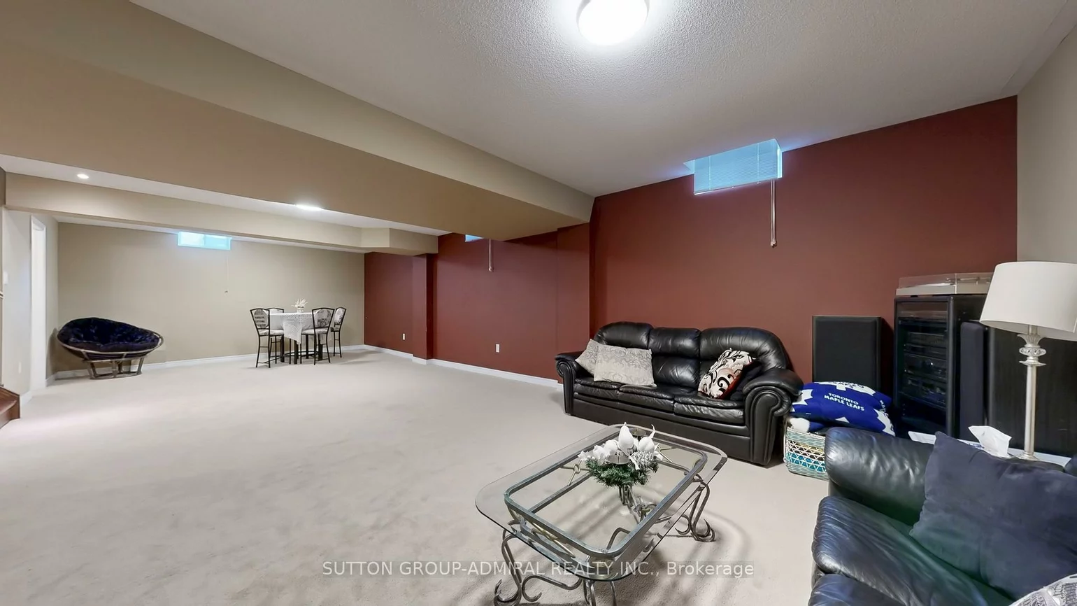 492, Kwapis, Woodland Hill, Newmarket