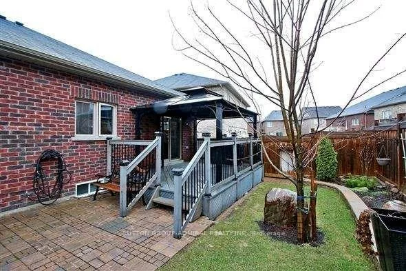 492, Kwapis, Woodland Hill, Newmarket