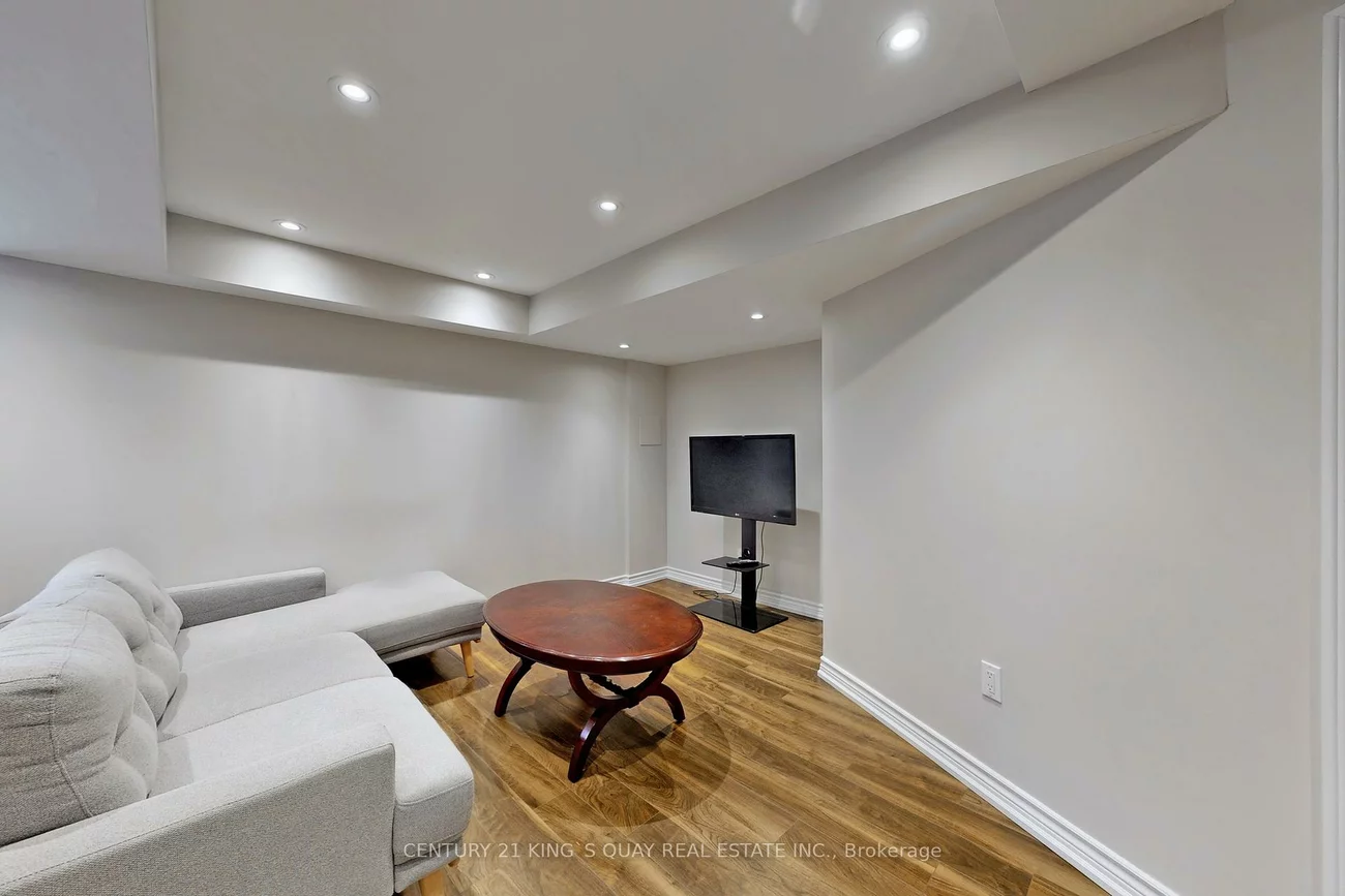 521, McGregor Farm, Glenway Estates, Newmarket