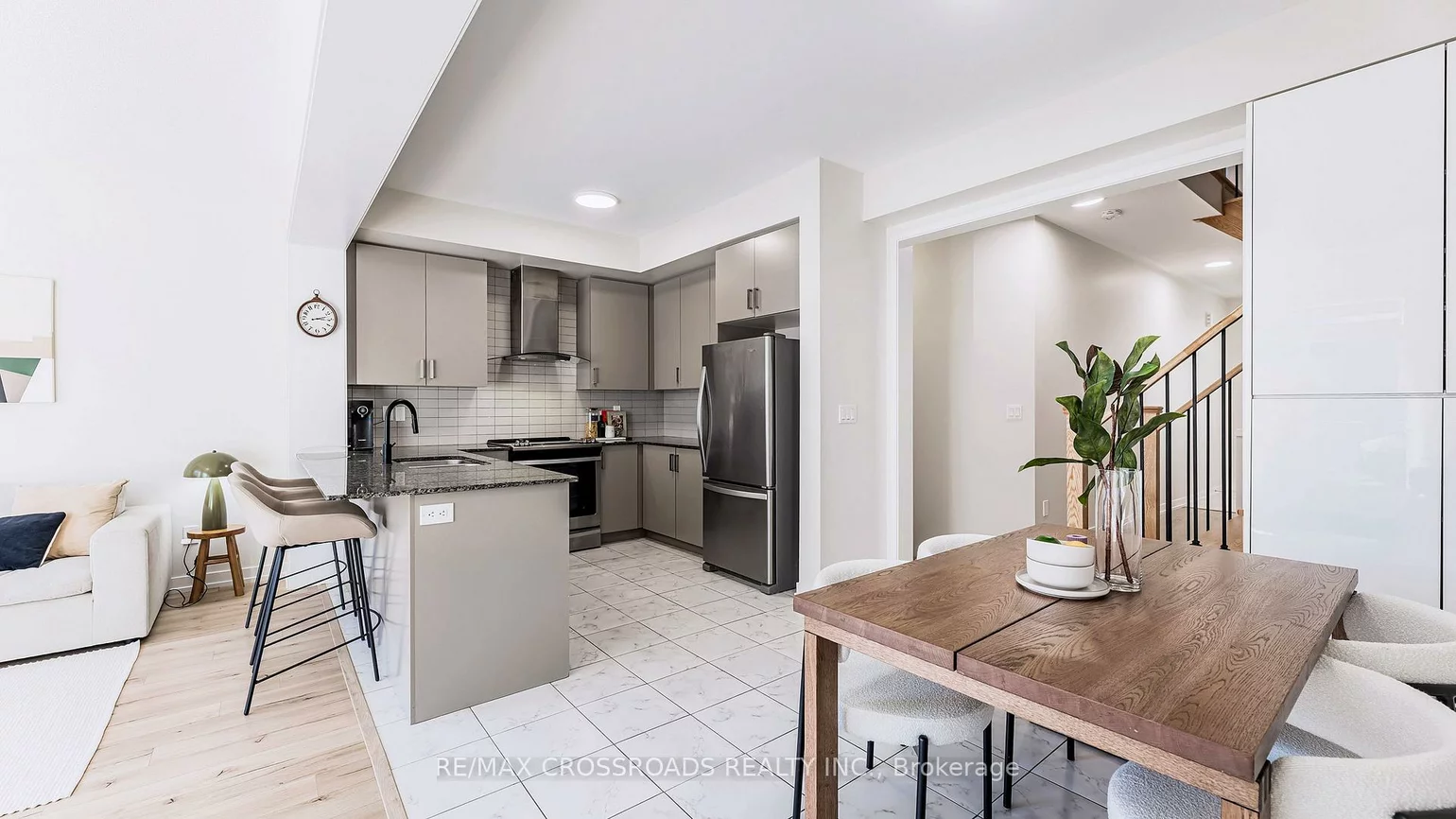 202, Harding Park, Glenway Estates, Newmarket