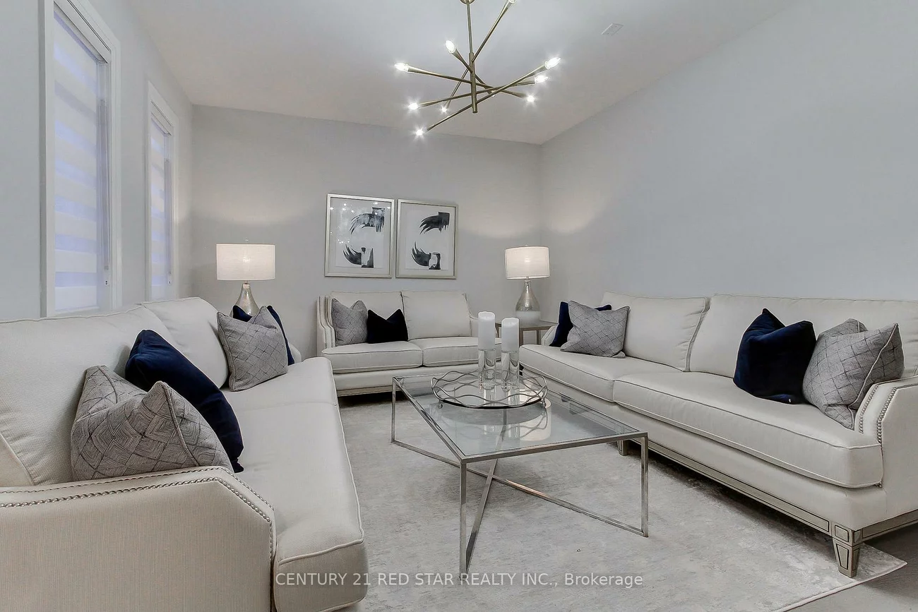 260, Eagle, Central Newmarket, Newmarket