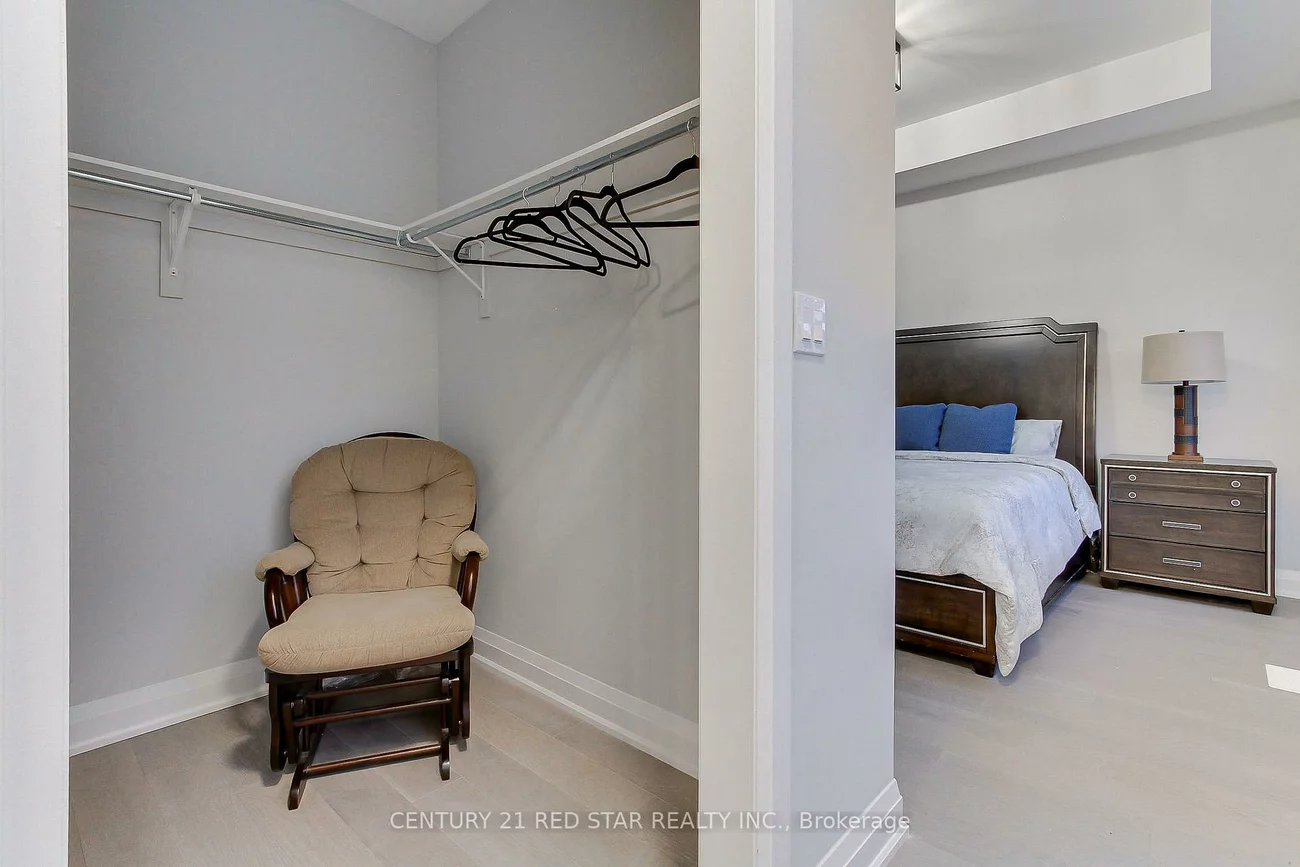 260, Eagle, Central Newmarket, Newmarket