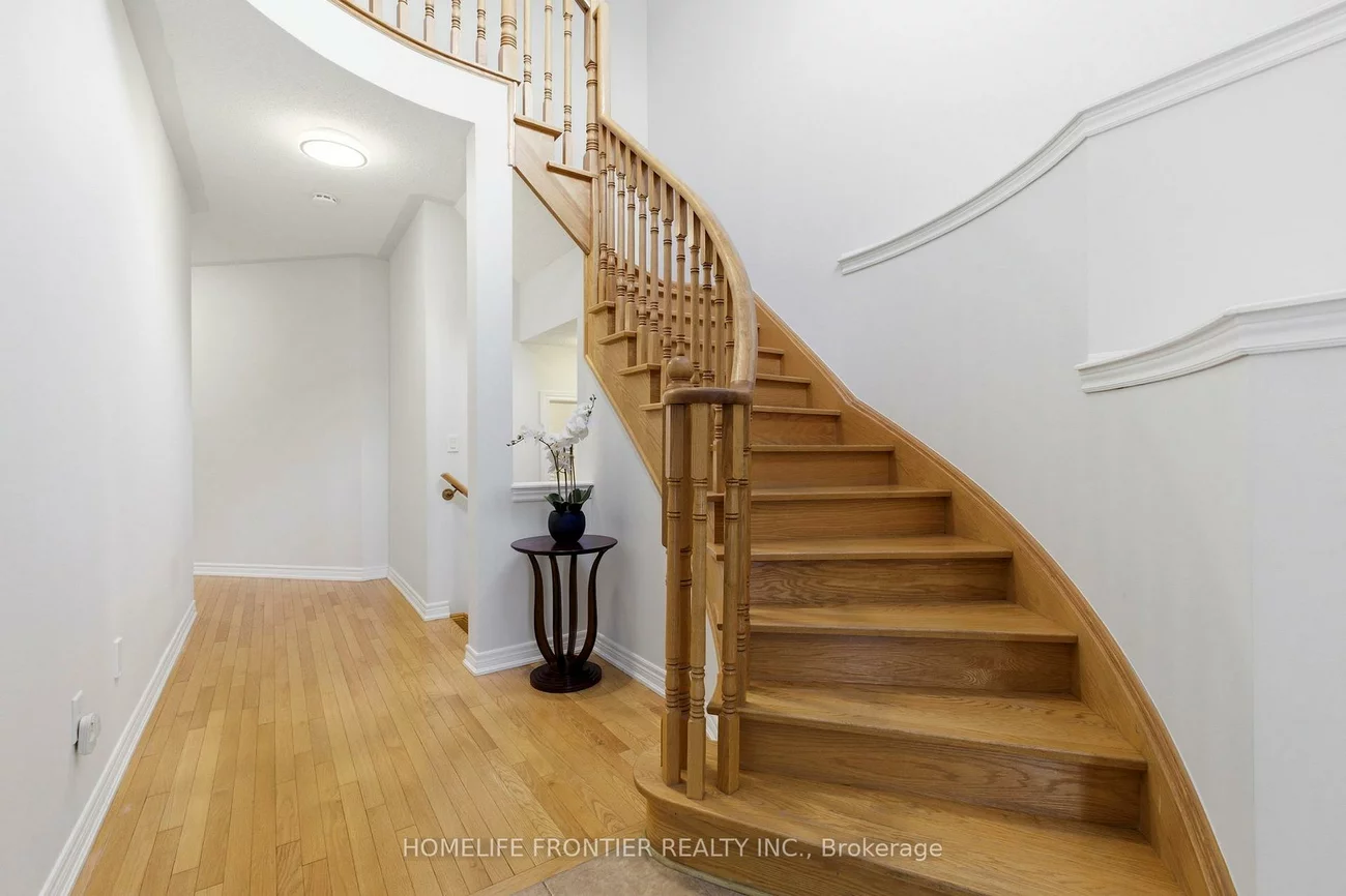 475, Kwapis, Woodland Hill, Newmarket